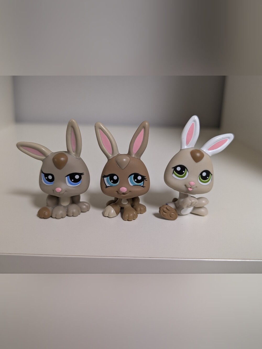 Littlest Pet Shop Baby Bunny Pet Triplets With Bed Carrier Authentic Vintage - Picture 3 of 4